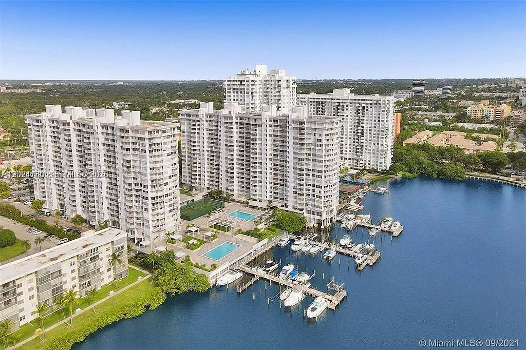 Del Prado Marina — Photo 1