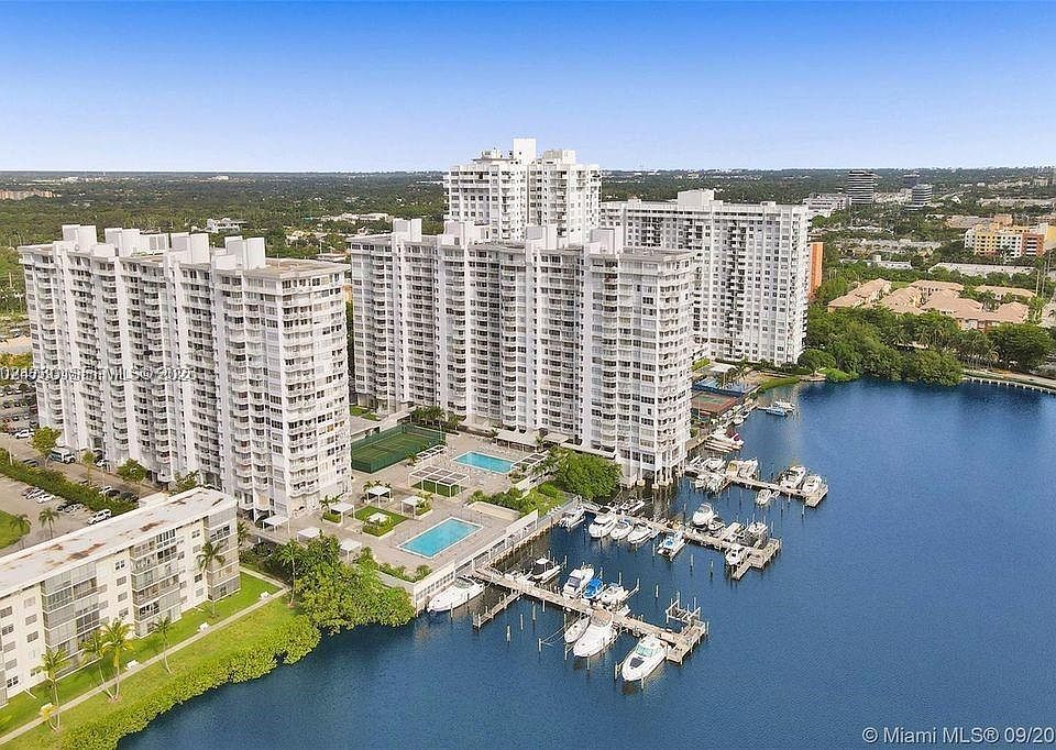 1st image of 18081 Biscayne Blvd APT 1904