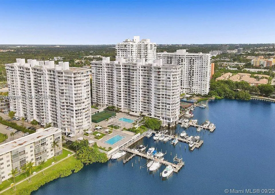 18081 Biscayne Blvd #1904