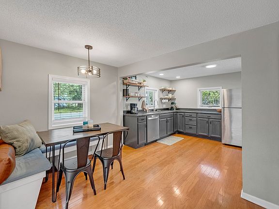 5th image of 3718 Ross Rd