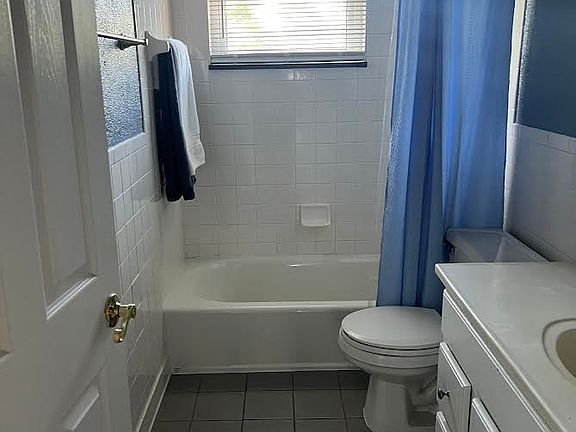 5th image of 620 Wiltshire Blvd APT 3