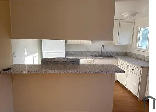 566 Chambers St #D — Photo 11