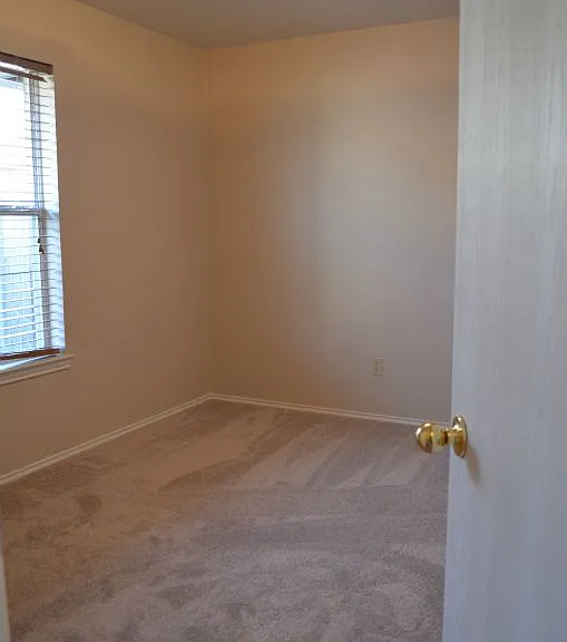 3006 Gus Dr — Photo 6