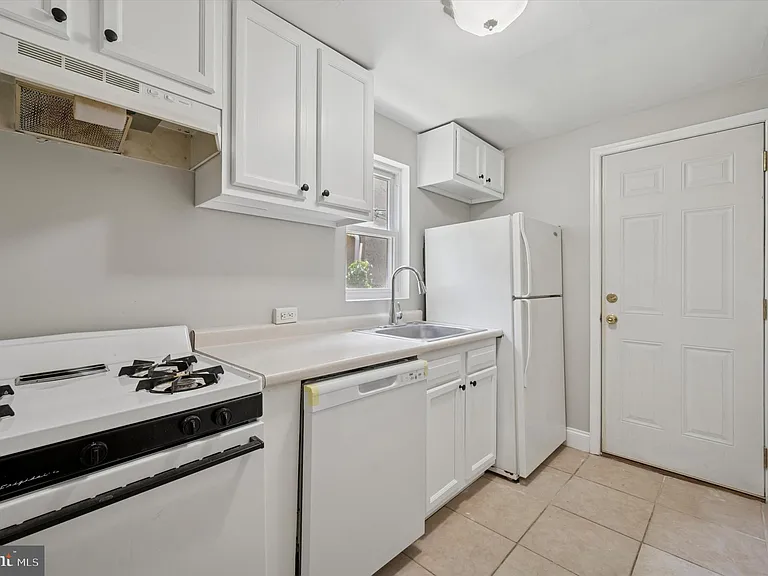 751 S Cleveland St — Photo 7