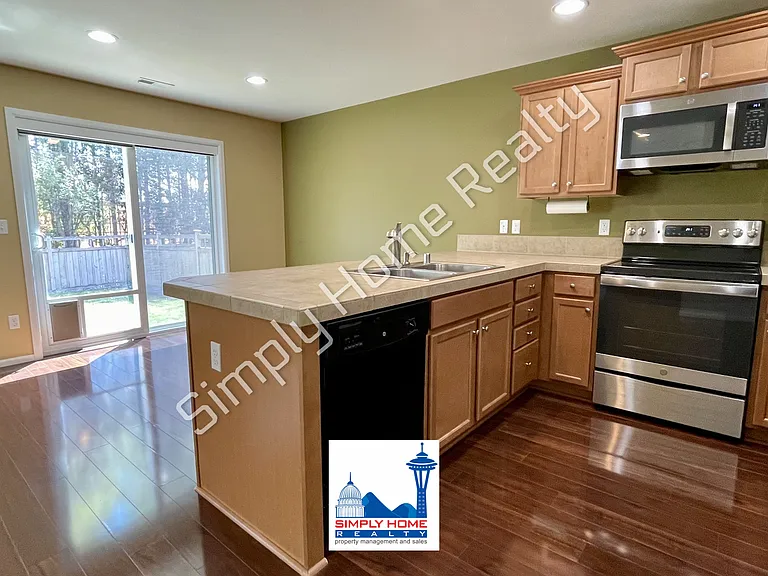 8715 Madrid St NE — Photo 7