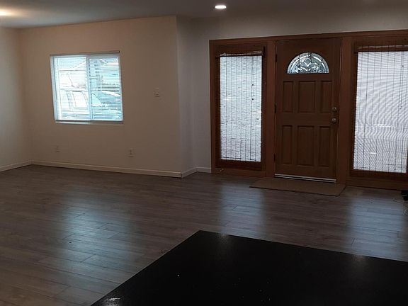 2nd image of 4793 Lake Forest Ave