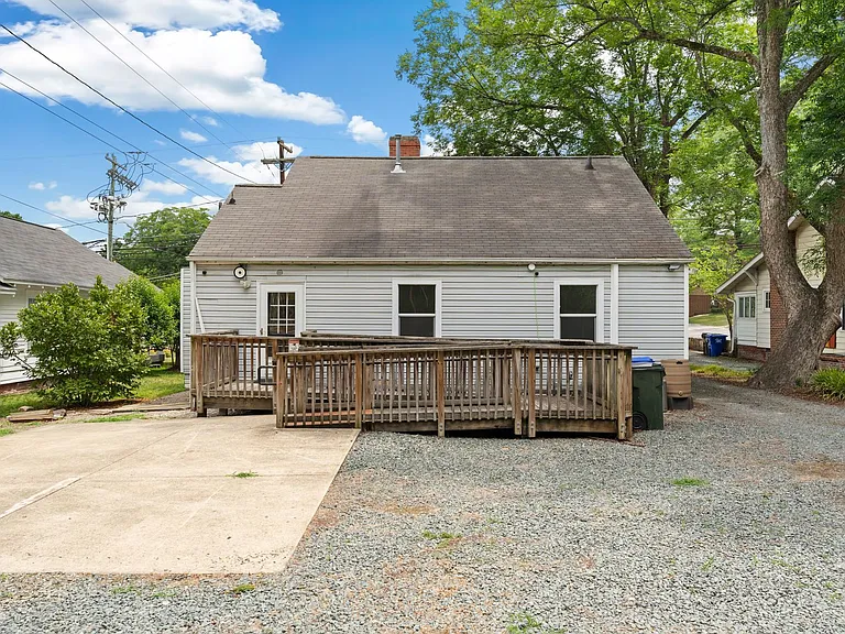 215 N Columbia St — Photo 18