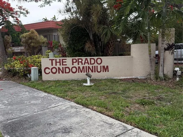 10661 SW 108th Ave APT 2E, Miami, FL 33176