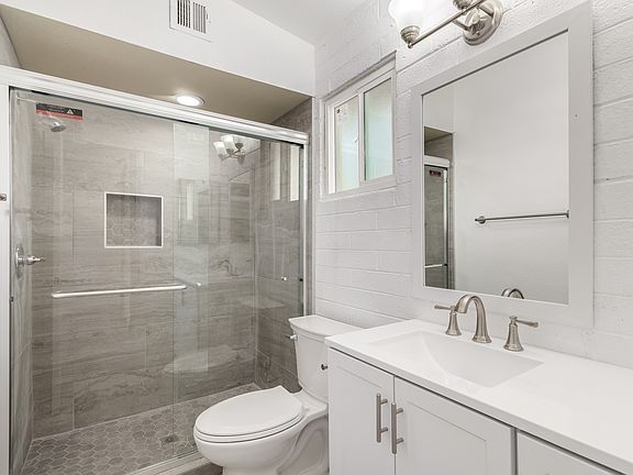 4th image of 6-4202 N 27th St