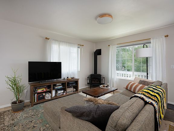 3rd image of 3407 Laredo Dr #3B-2BA-1364SQFT