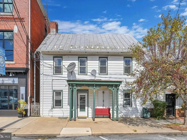 15 W Market St, Jonestown, PA 17038