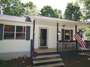 31 Hunters View Dr, Mills River, NC 28759