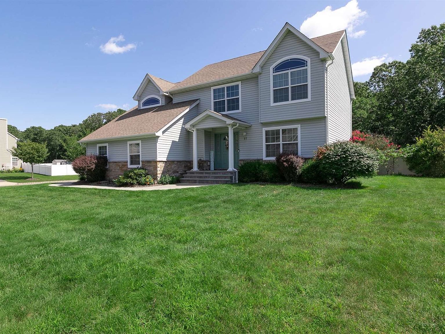 17 Terryann Court, East Moriches, NY 11940 MLS 3500135 Zillow