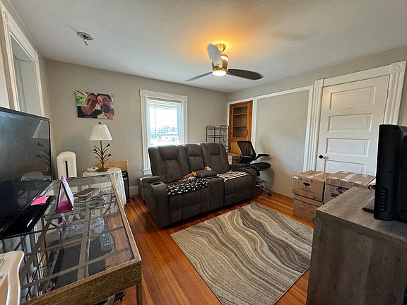 3rd image of 2532 Pawtucket Ave #2