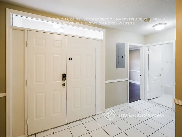 8301 NW 194th Ter — Photo 3