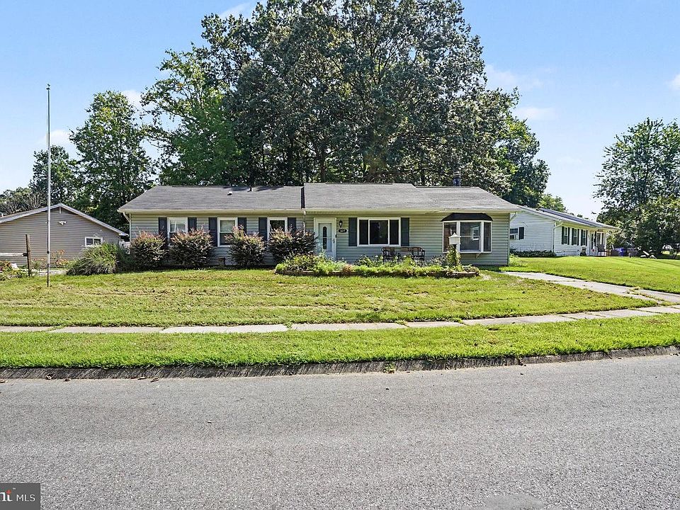 1st image of 627 Sequoia Dr