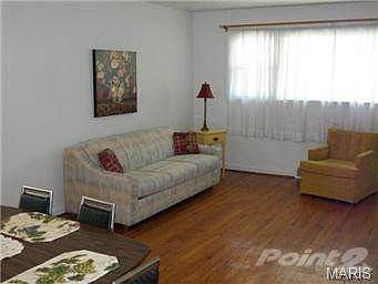 3rd image of 10118 Carlyle Ave