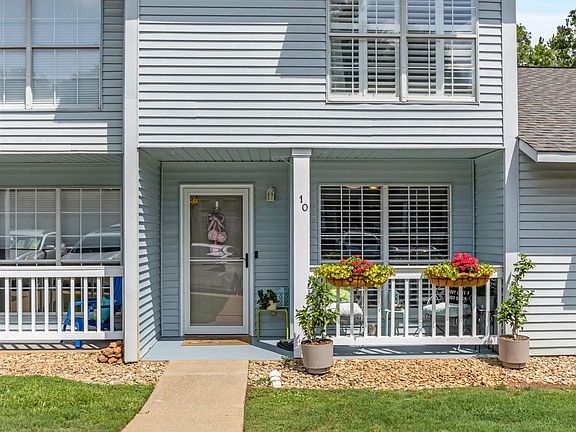 2nd image of 10 Bear Grass Ct