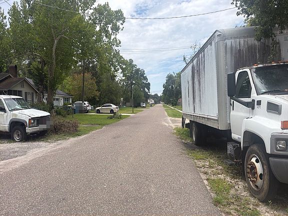 4th image of 12659 Palmetto St