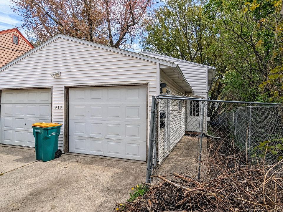 1st image of 923 Jefferson Ave