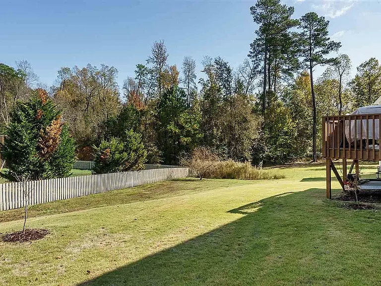 1217 Twelve Oaks Ln — Photo 20