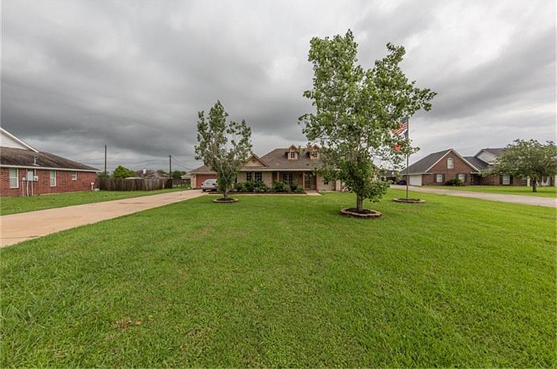 1st image of 6215 Grand Isle Ln