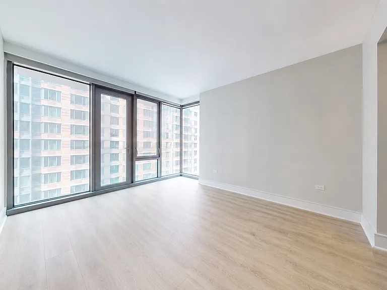 237 E 34th St #1103 — Photo 7