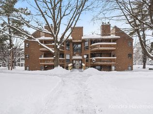 1270 Hillburn Ave NW, Grand Rapids, MI 49504