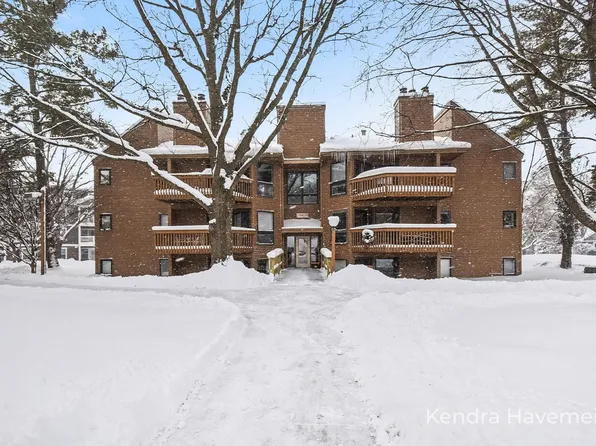1270 Hillburn Ave NW, Grand Rapids, MI 49504
