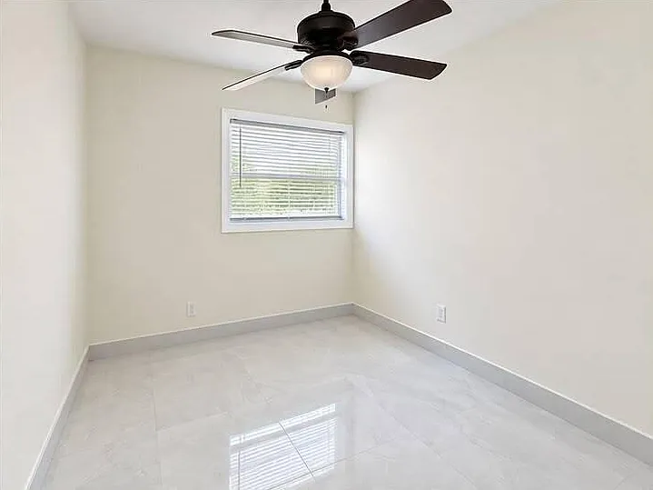 3 bed, 1.0 bath, 1422 sqft, $1,550 — Photo 3