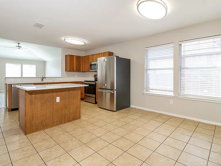 9104 Chisholm Trl — Photo 5