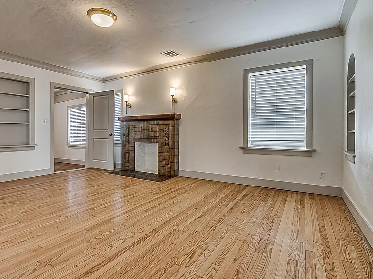 2110 N Kelley Ave — Photo 33