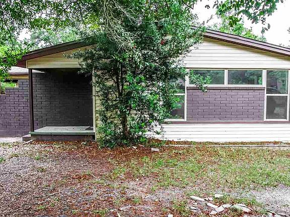 2nd image of 706 Valley Dr