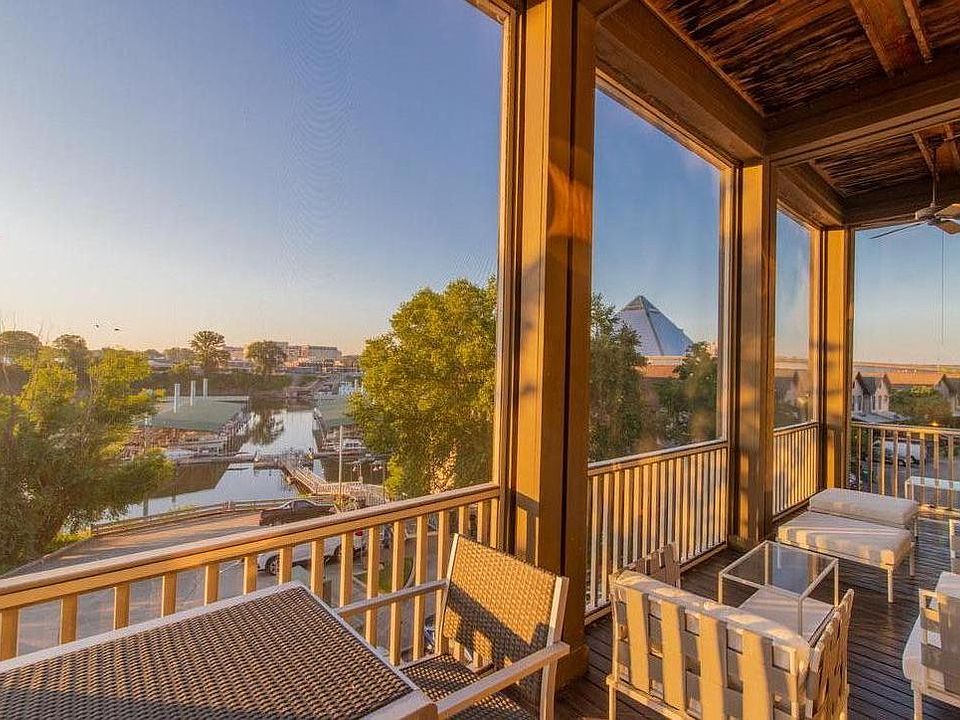 Large Private Screened Porch