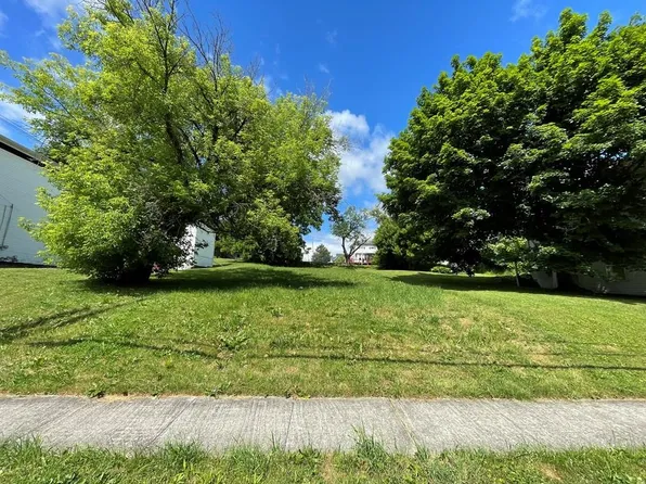 12 2nd St, Towanda, PA 18848