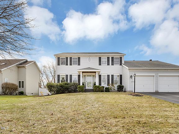 3rd image of 20 Valleywood Drive