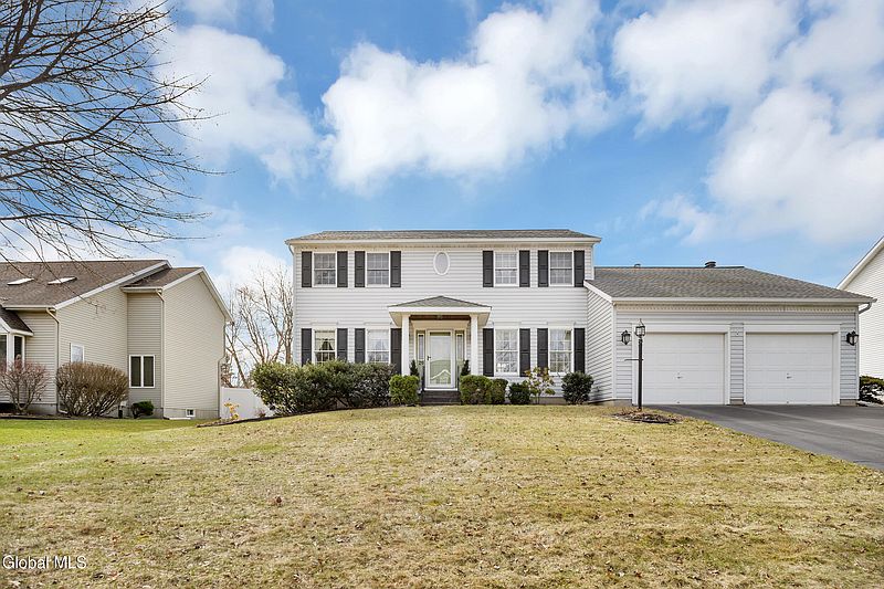3rd image of 20 Valleywood Drive