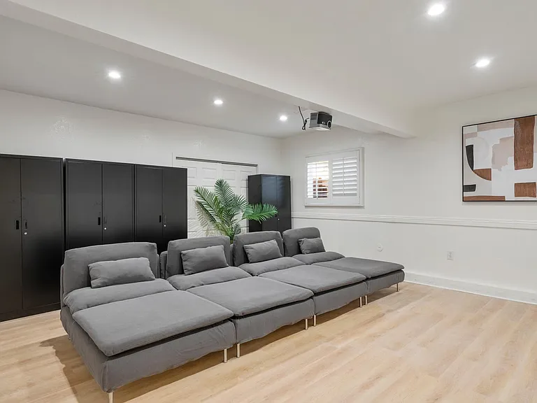 12464 Sanford St — Photo 25