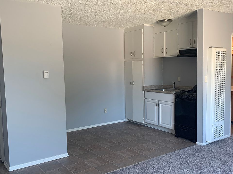 1st image of 6633 Vineland Ave #23