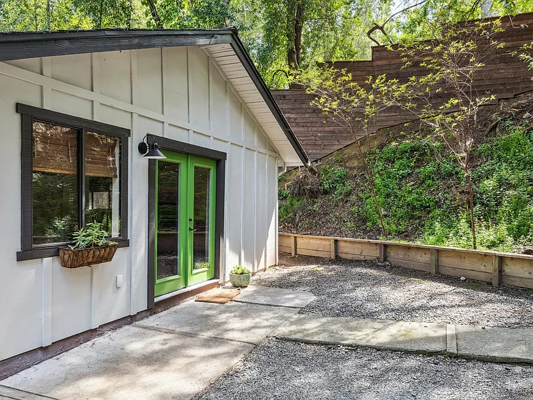 10 Angelica Ct #A — Photo 21