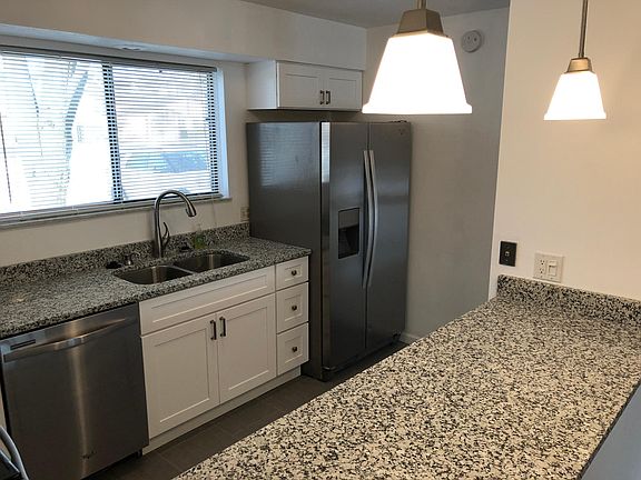 3rd image of 2923 Cranston Dr