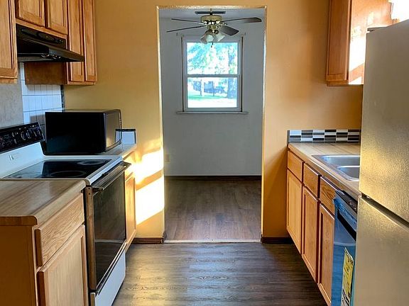 2nd image of 1107 N Bradley Ave APT 2