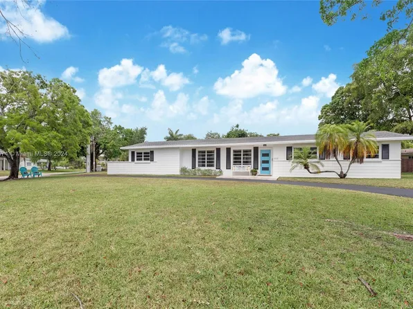 8305 SW 161st St, Palmetto Bay, FL 33157