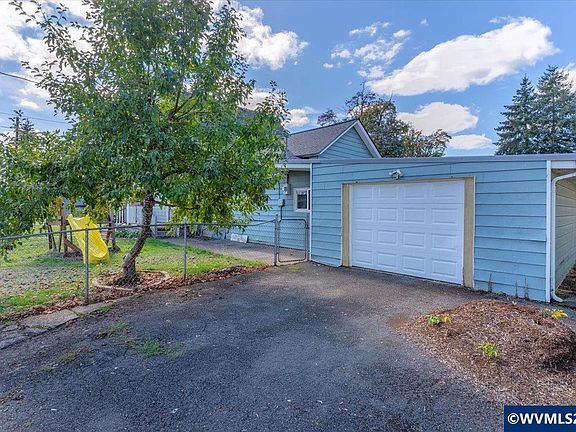 5th image of 991 SE Lyle St