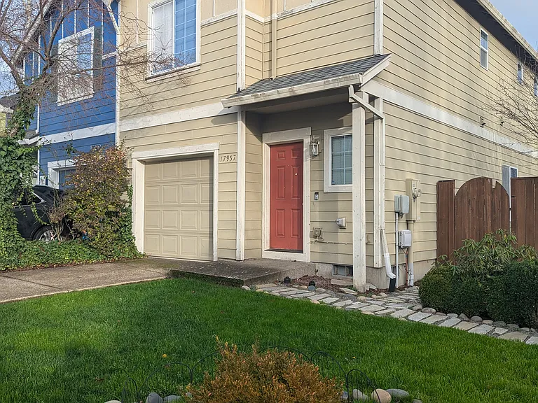 17957 Camas St — Photo 2