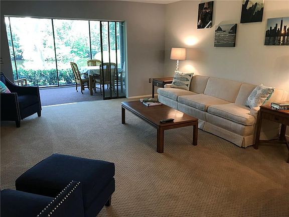 5th image of 615 Woodlawn Dr