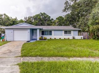 13569 Imperial Grove Dr N, Largo, FL 33774