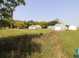 26928 Sycamore Ave S, Sioux Falls, SD 57108