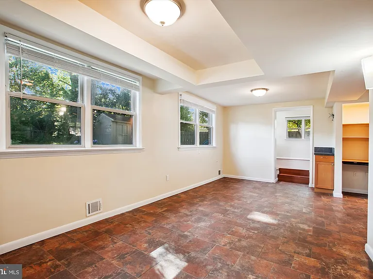 8509 Cyrus Pl — Photo 12