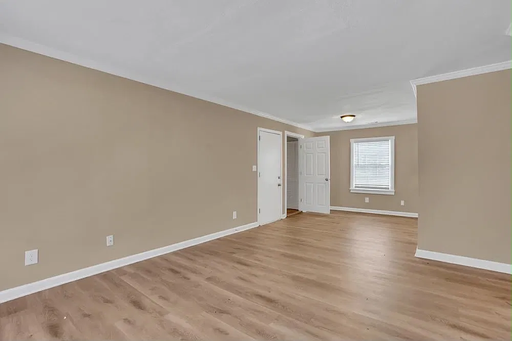3 bed, 2544 sqft, $1,500 — Photo 2